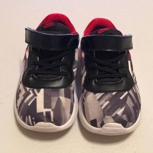 Nike Tanjun kid shoes